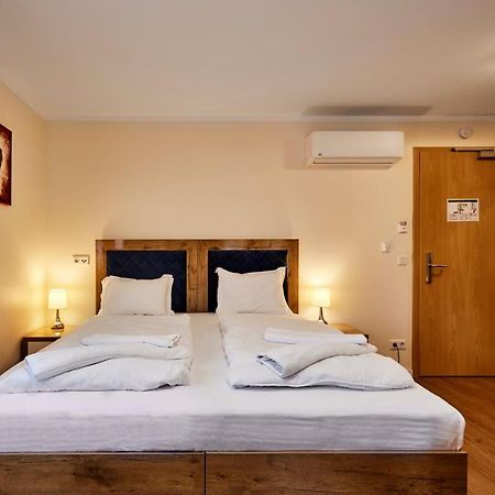 Hotel Isha Francfort-sur-le-Main Extérieur photo