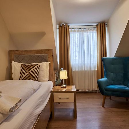 Hotel Isha Francfort-sur-le-Main Extérieur photo